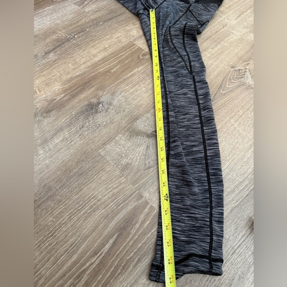 Lululemon Leggings Size 4 - Picture 7 of 11